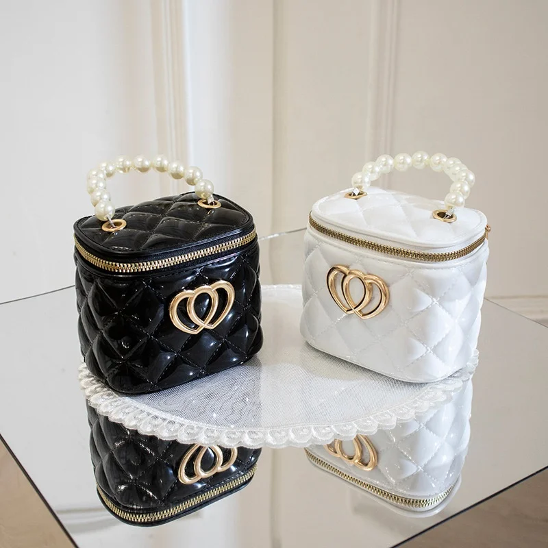 

Latest Arrival Heart Chain Crossbody Bucket Bag Pearl Mini Cute PVC Candy Color Jelly Bag For Girls, Custom colors