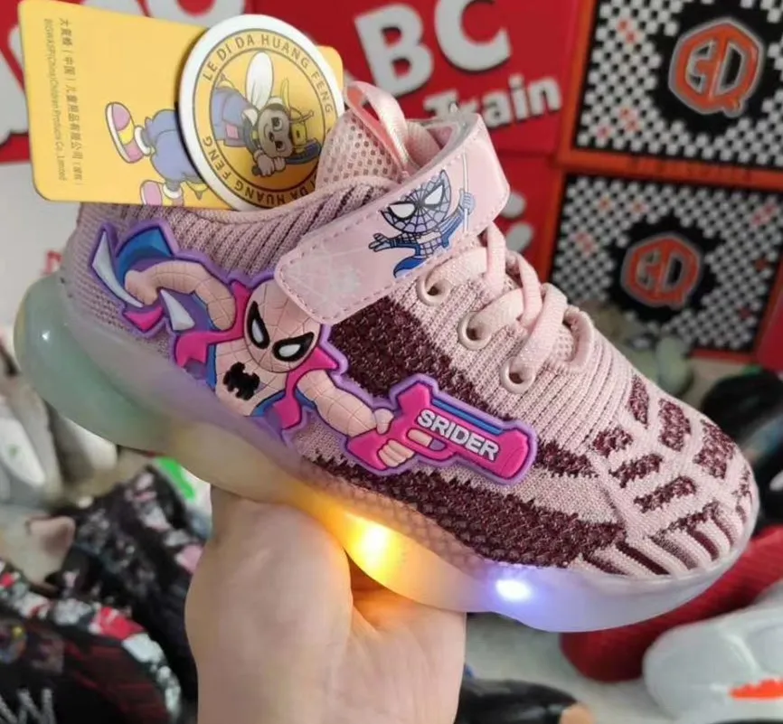 

China wholesale custom sports kids shoes, breathable leisure sports kids shoes