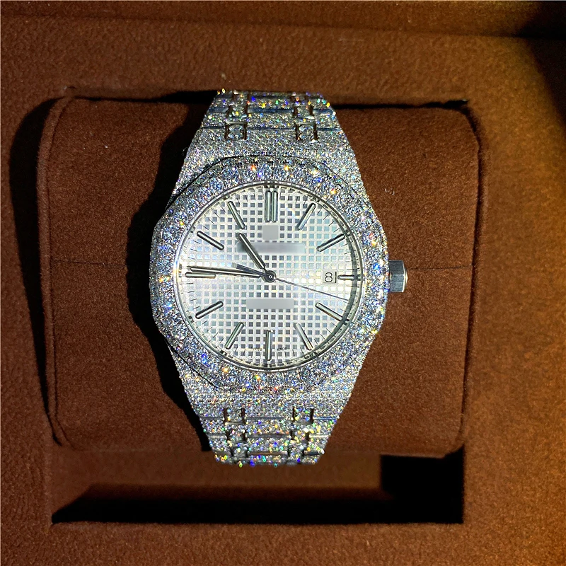 

Zuanfa Iced Out Watch Using Loose Synthetic Diamond Melee Moissanite