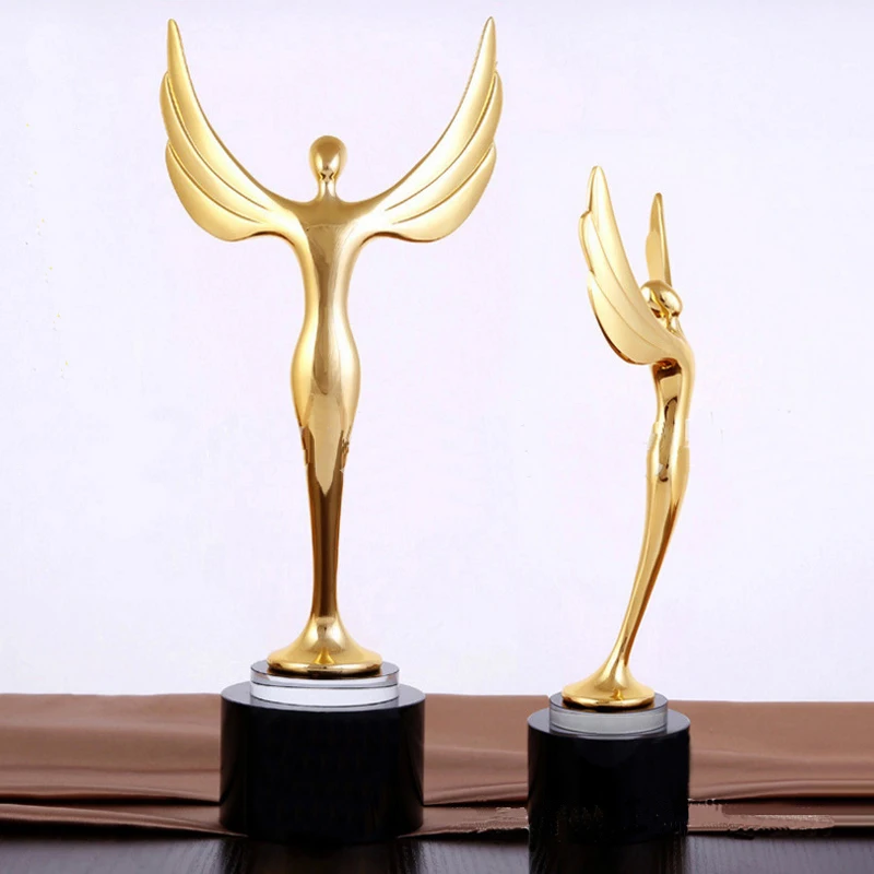 Small Bridge High Quality Wholesale Custom Metal Award Trophy with Black Crystal Base