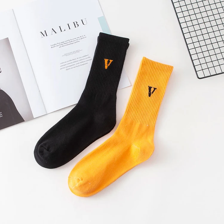 Wholesale Yellow Black Letter V Korean Socks Custom Socks Logo For Men