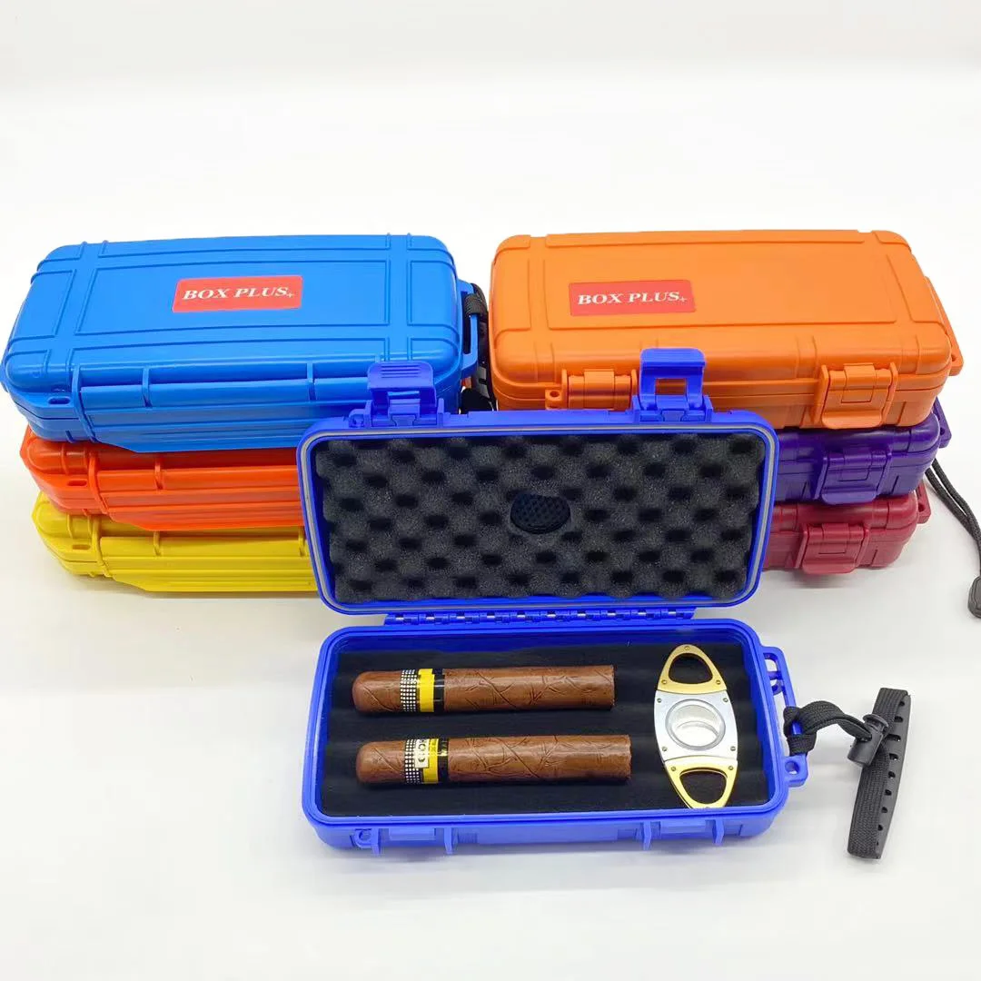 

Wholesale Customized logo Plastic Travel raching electric cigar case with cutter and lighter, Accept custom color