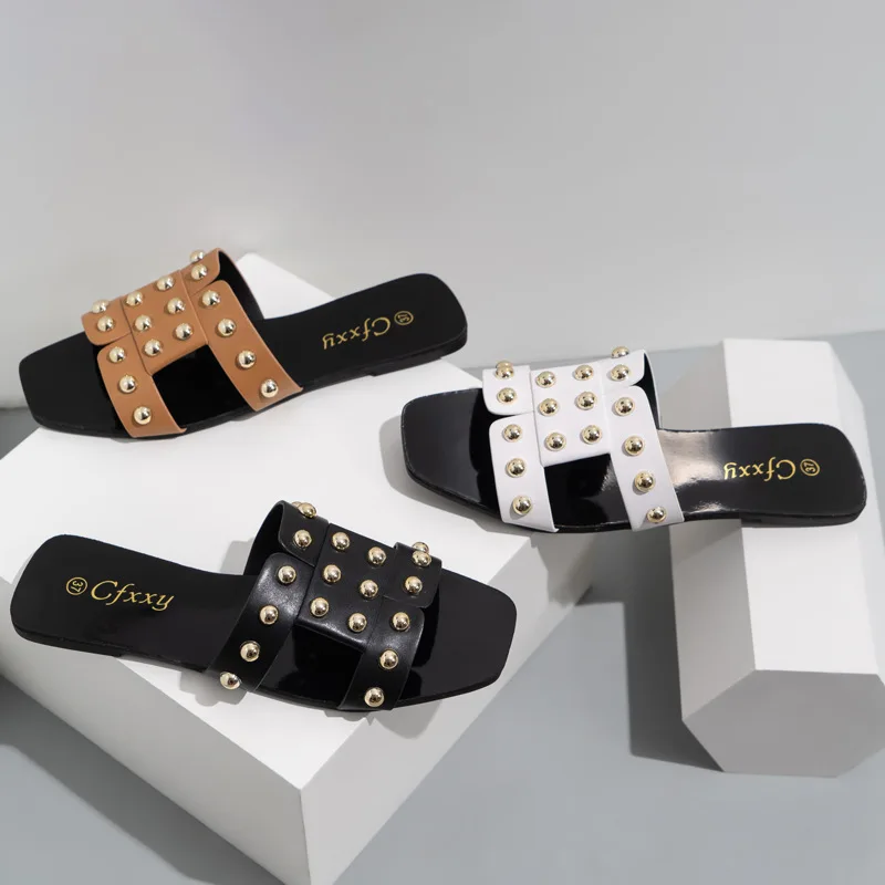

Designer Printed Fashion Rivets Flat Luxury Slippers Women Famous Brands Custom Slippers Women's House Sandals Slipper