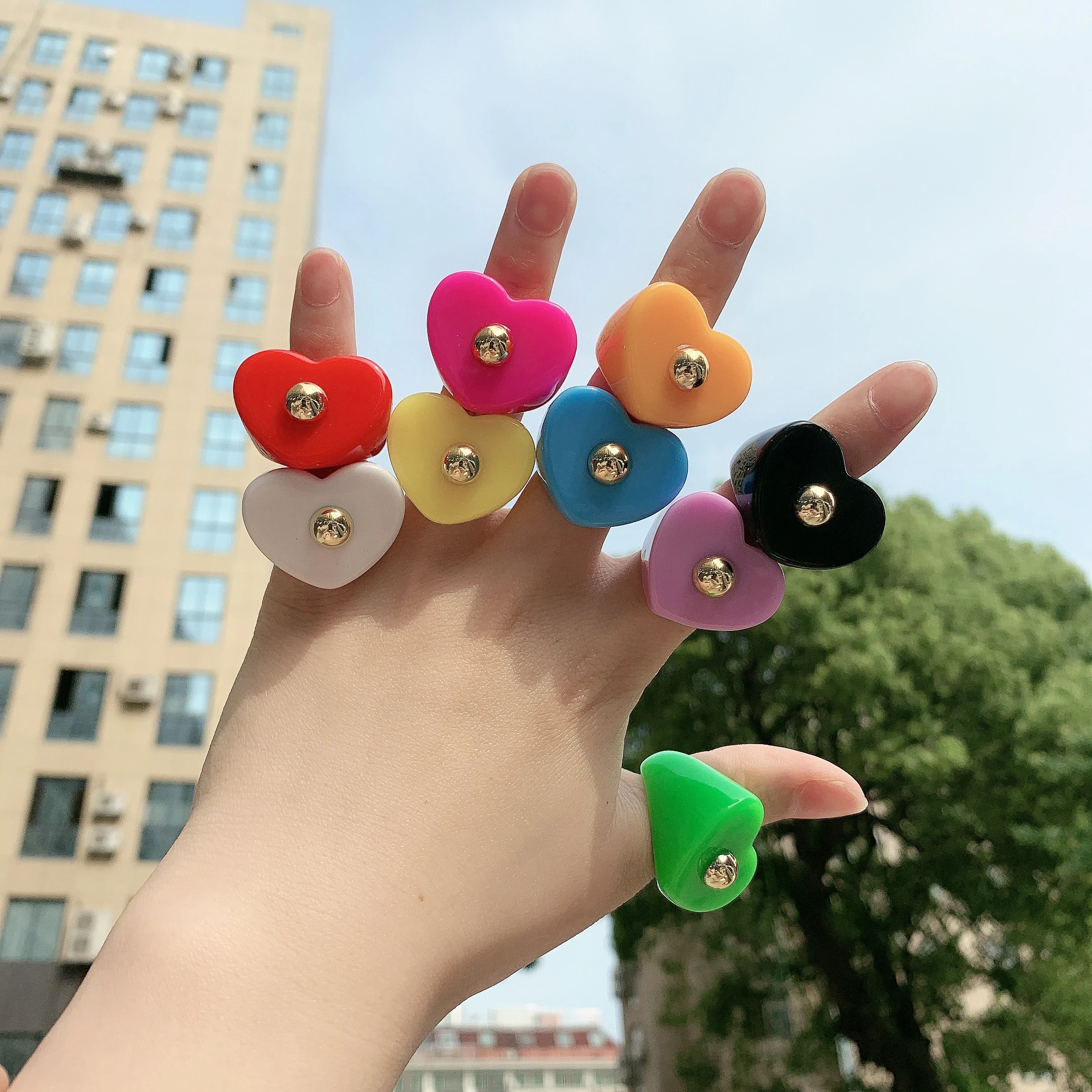 

Dvacaman 2021New Arrivals Hip-Hop Statement Candy Color Acrylic Rings Rivet Heart Resin Ring Accessories For Women Jewelry