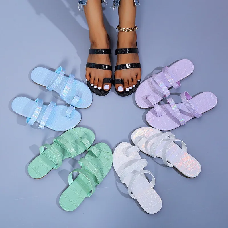 

2021 large size sandal women's new flat bottomed toe one line beach shoes in Europe and America in summer