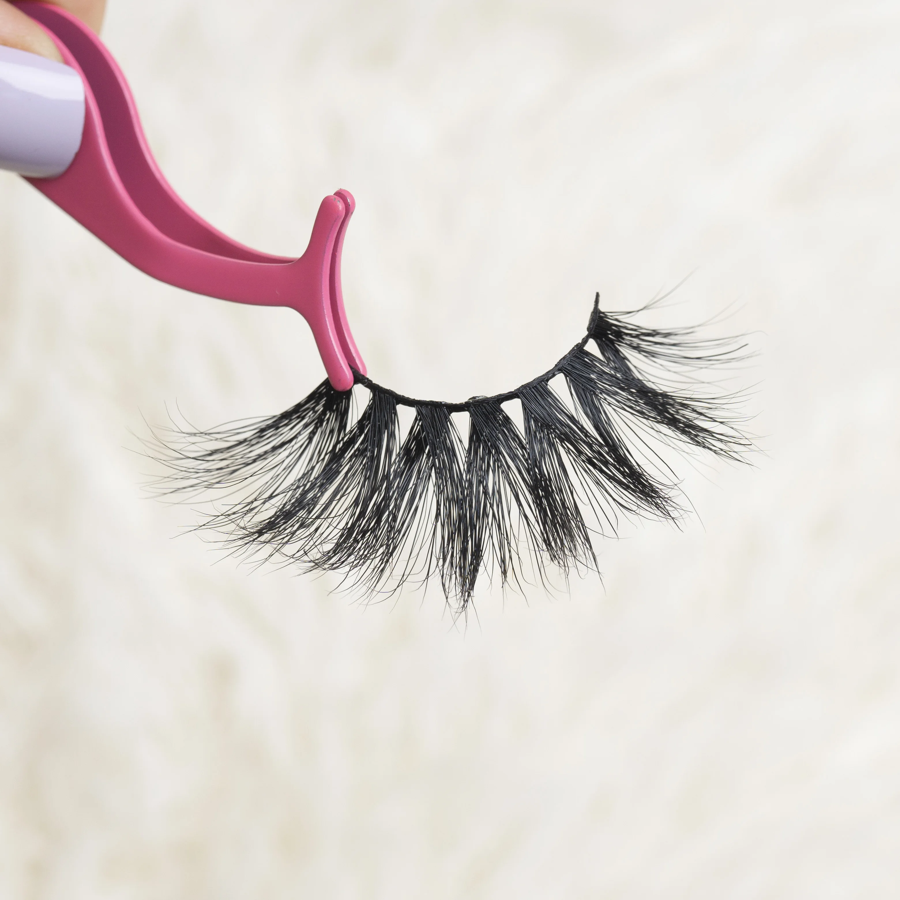 

mink lashes wholesale vendor with private label and true mink lashes, Black color, colorful color also available