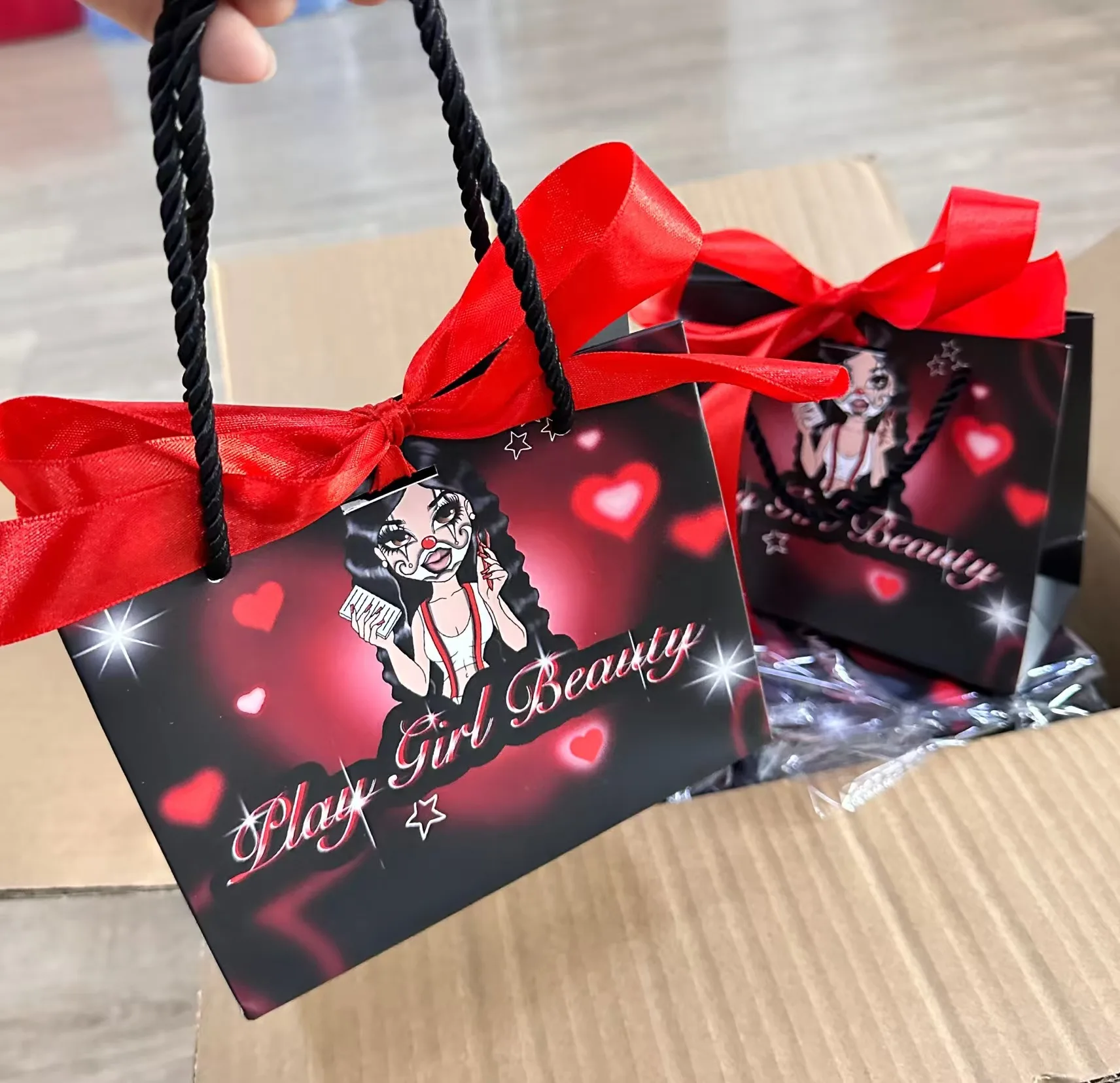 Customized Luxury Paper Bag Hot Sale Eco-friendly Packaging Paper Bag With Design Cosmetic Shopping Gift Paper Bag