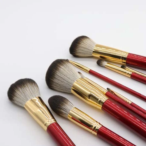 

2021 strong powder grip similar to snow fox fur professional makeup brush set, Red