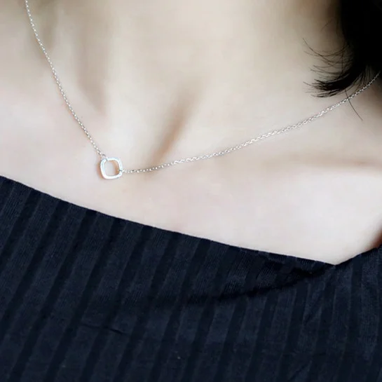 

Simple Elegant Lock Shaped square Pendant Necklaces for Women Vintage Charms Necklaces Jewelry Gift