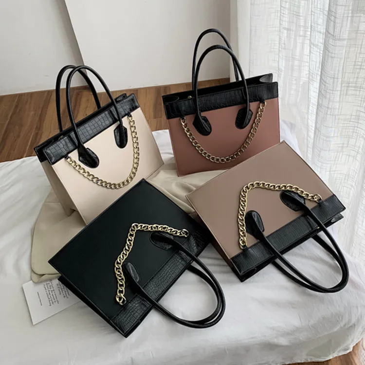 

Large Capacity Smile Face Handbag Trendy Ladies Designer Shoulder Armpit Bags Chain Ins Soft Handle Purse Women Panelled Bolsa