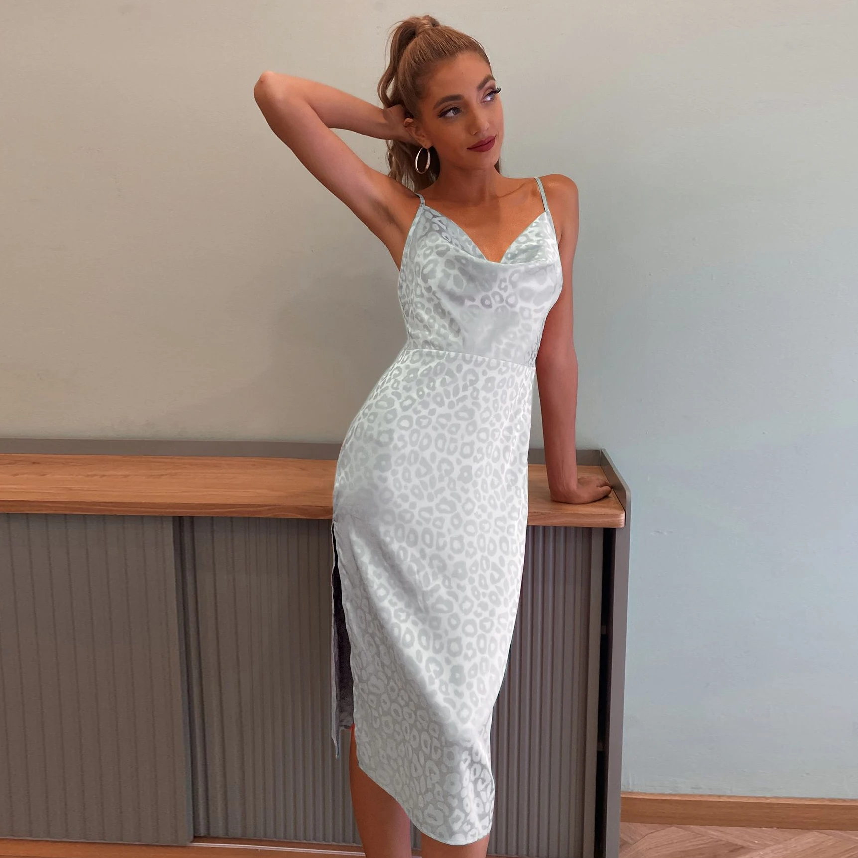 

JF Classy Dress Cheap Casual Women Dress New Arrival Wholesale Spaghetti Ladies Elegant Bodycon Party Sexy Club Casual Dresses