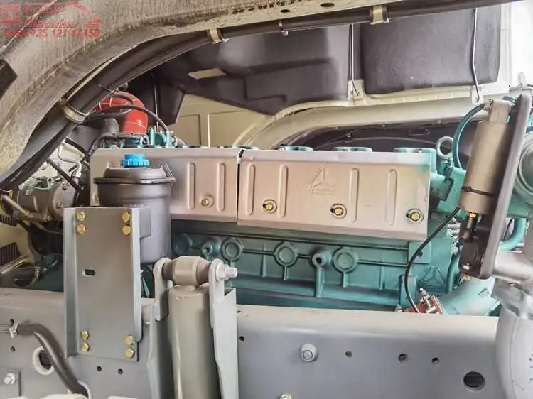 white howo tractor_33