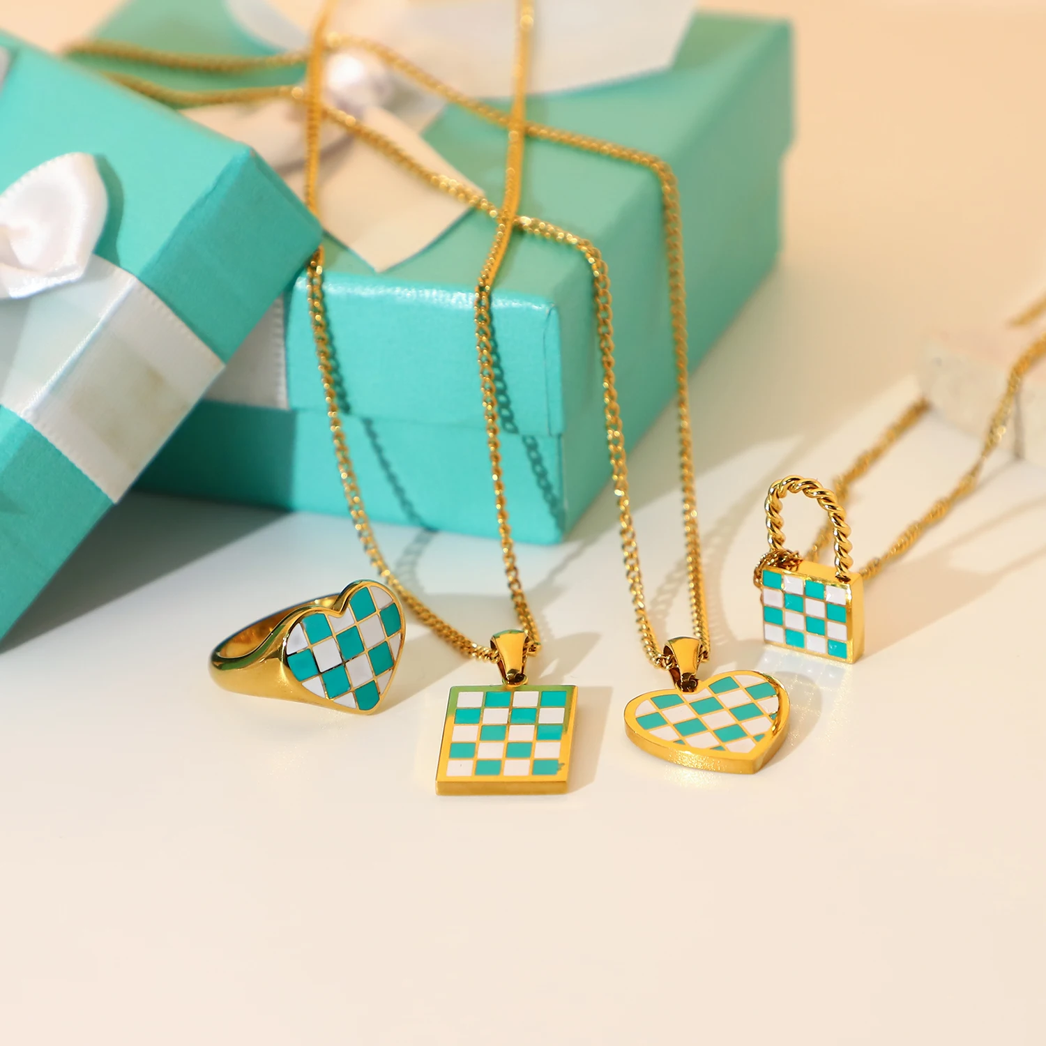 

New Trendy 18k Gold Plated Stainless Steel Party Gift Wedding Jewelry green and white chess Plaid rings pendant necklace set