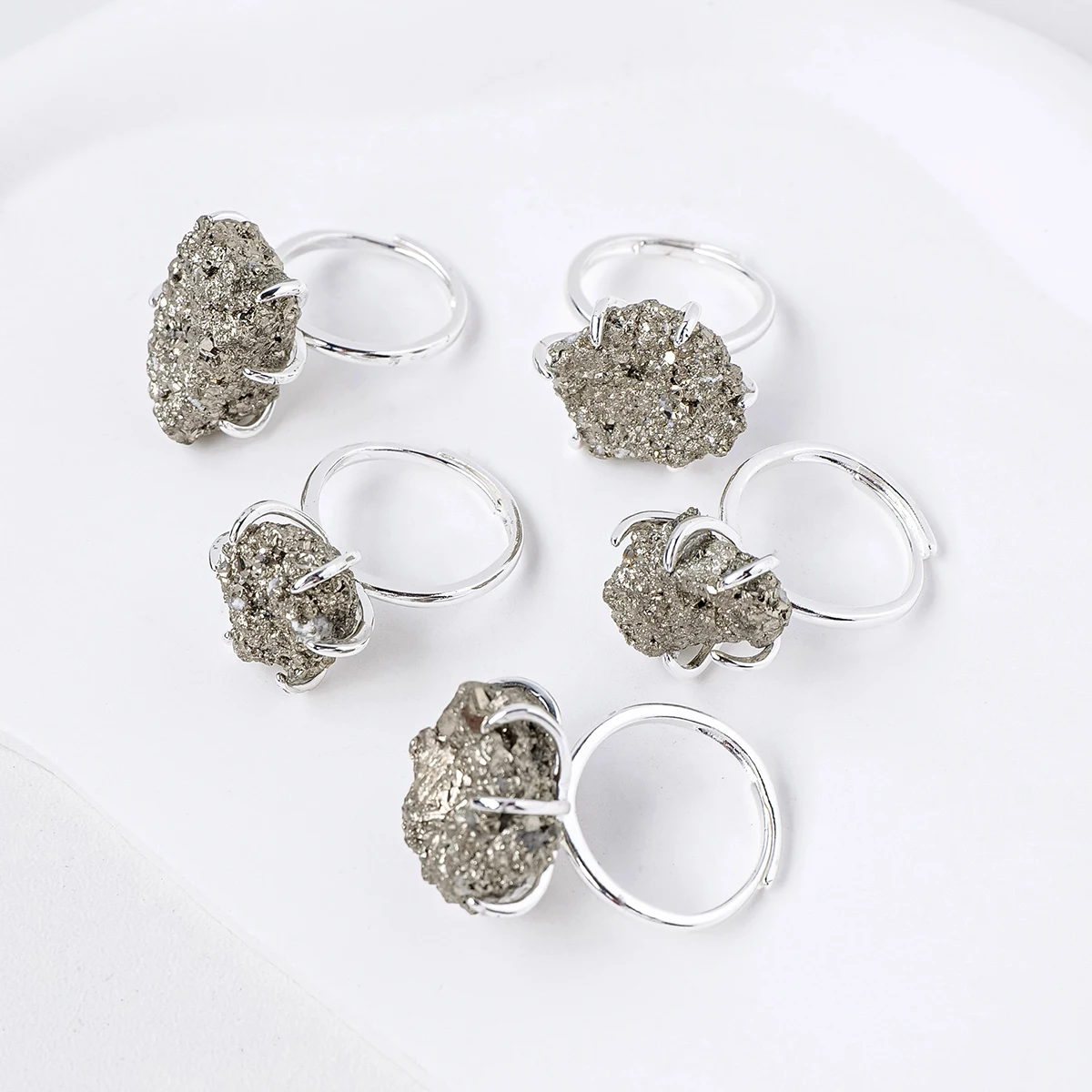 

Wholesale Silver plated ring holder Metal Fashion rough stone Crystal Cluster grab pyrite adjustable Ring gift