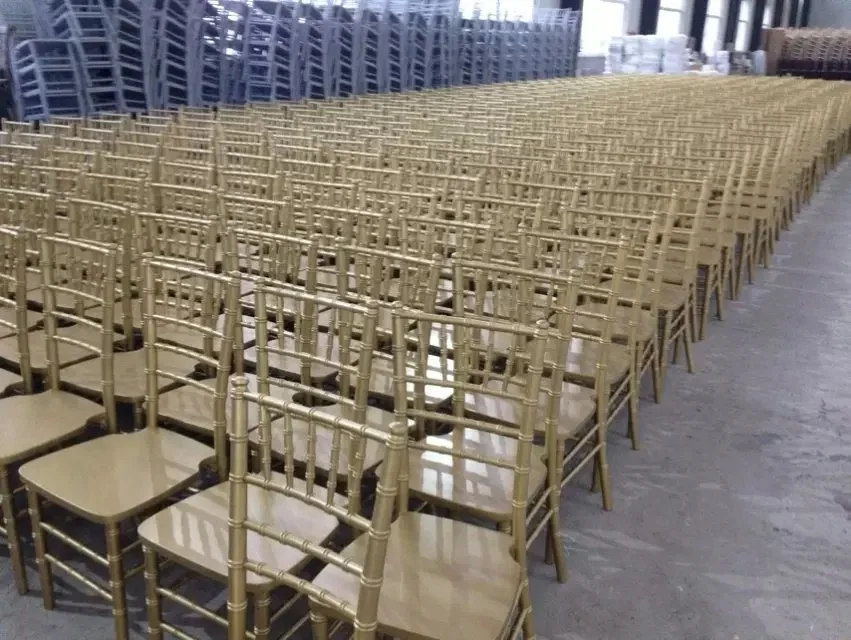gold chiavari chair  (1).jpg