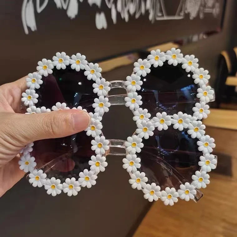 

Hot Selling Flowers Sunglasses Women Round Shape Sunglasses, White