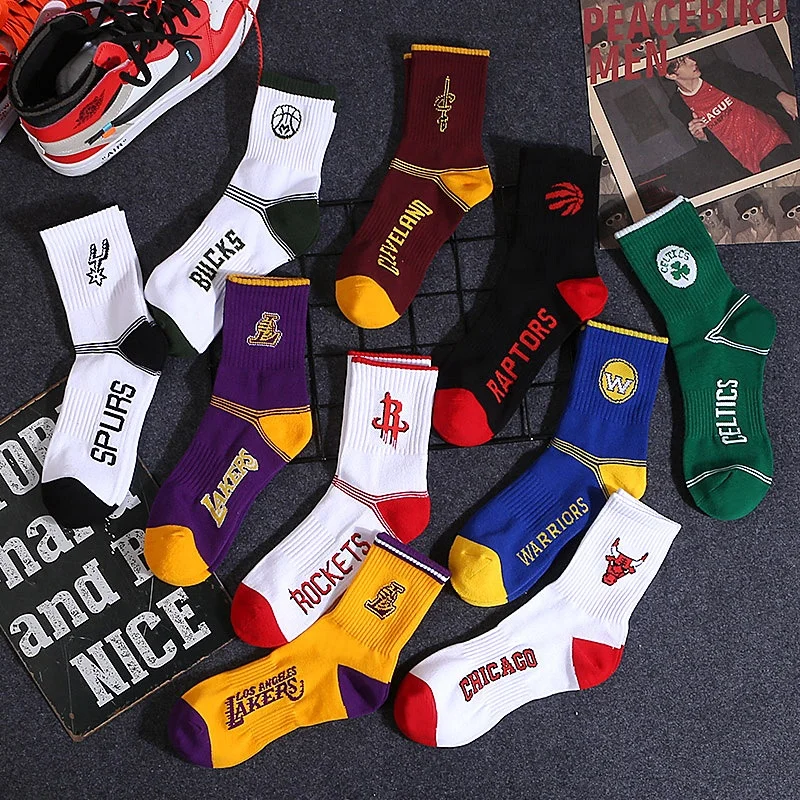 

Ready to ship cotton sweat-absorbent designer basketball team premium crew men's sport socks
