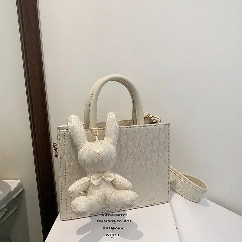 

New Fashion Luxury Women Handbag Letter M Embroidered Rabbit Doll Shoulder Bag