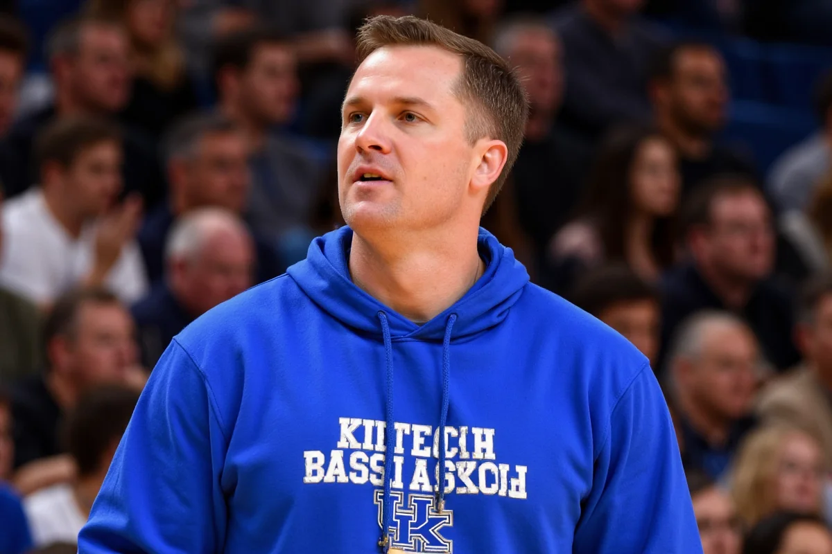 who coaches kentucky basketball