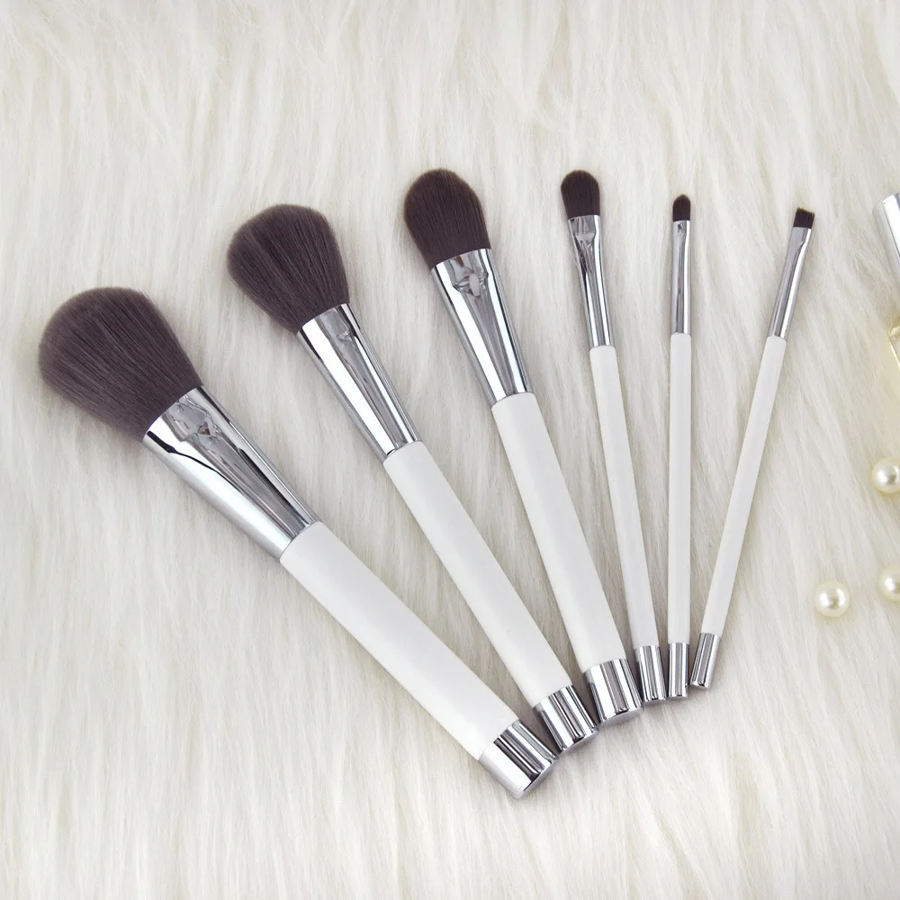 

Factory Stock New 6 Portable Mini Makeup Brush Set for Sale, Customized color