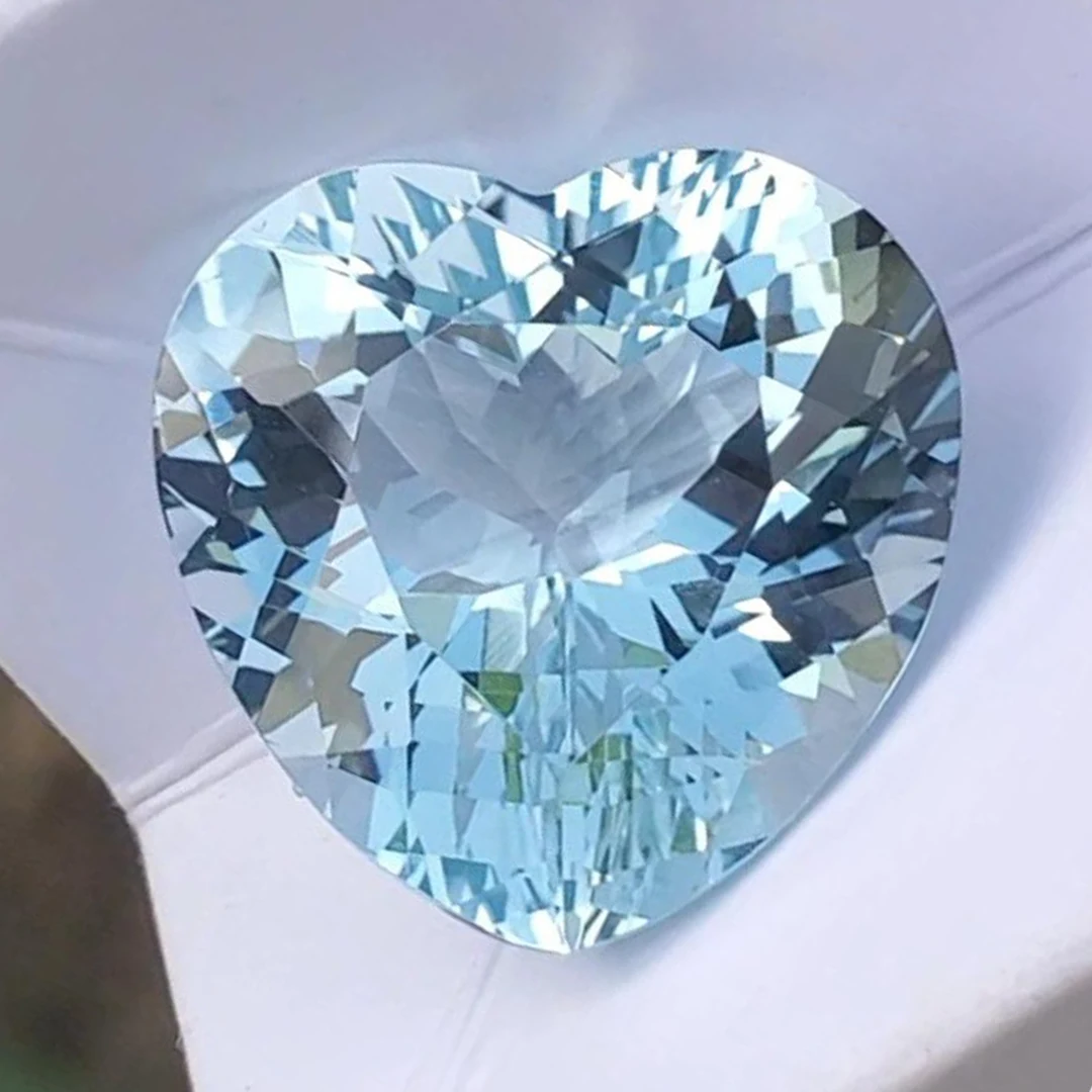 

Heart Shape 3.0mm ~7.0mm Good Quality Medium Color Loose gemstone genuine aquamarine gem price Natural Aquamarine