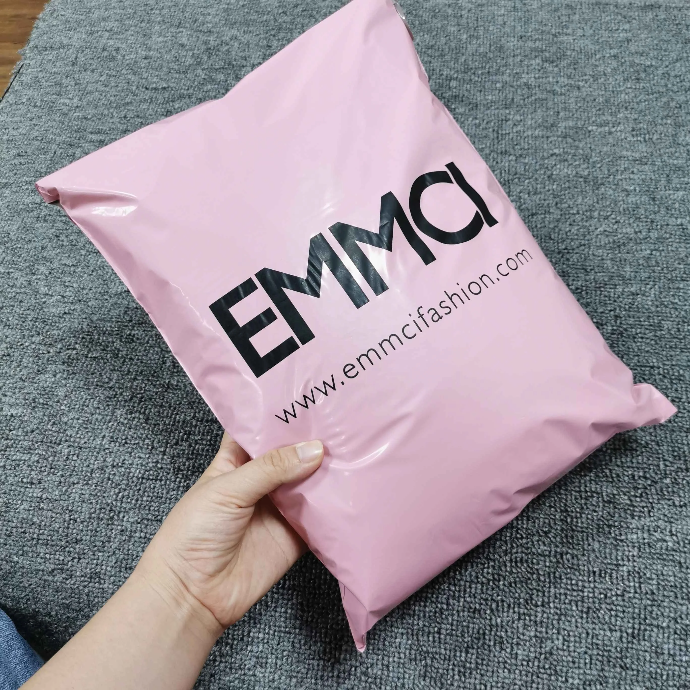 

Wholesale Express Waterproof Self Adhesive Envelope Custom Plastic Parcel Mailer Bag For Clothing Packing