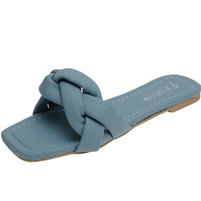 

2021 Soft Woven Leather Beach Slides Women 3 Colors Flat Heel Rubber Slippers Woman Outdoor Casual Summer Sandals