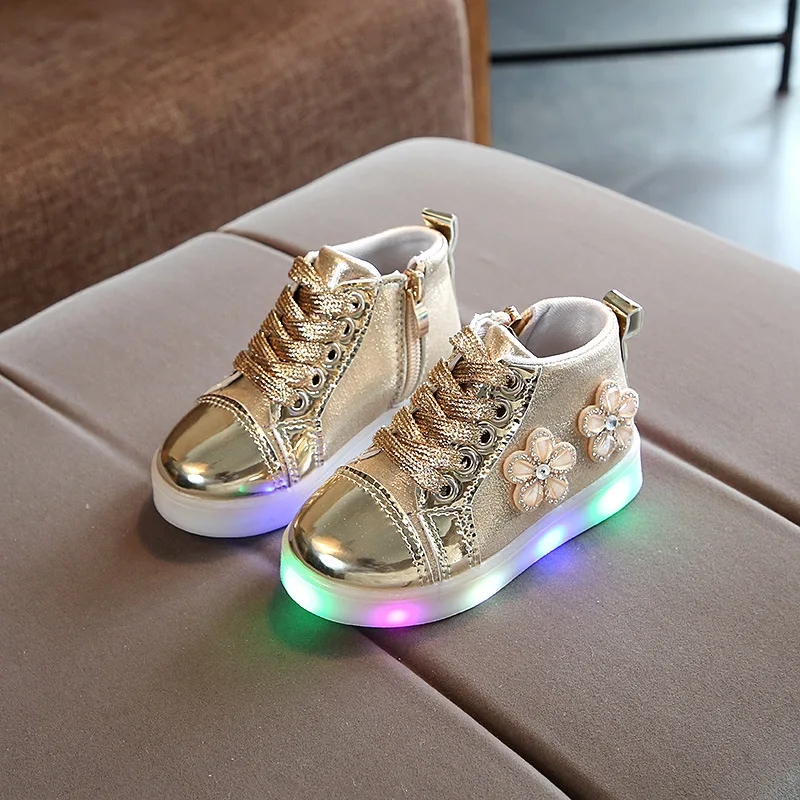 

Fashion Luminous Sneaker For Girls Floral Shoes with Luminous Sole Light Up Shoes Baby Girls Led Casual Non-slip Comfort Sneaker, Silver/pink/gold