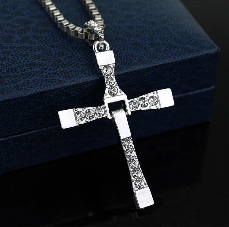 

Classic Fast and Furious Movie Necklace Dominic Toretto Cross Pendant Necklace Silver Crystal Cross Chain For Fans Gift, Silver color