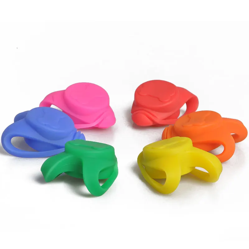 

Pet Colorful Safety silicone LED Dog pendant