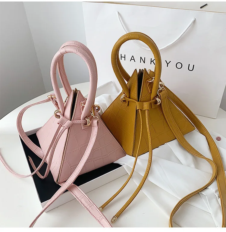 

JOWYAR wholesale fashion bags triangular ladies purses and handbags for women crossbody bag 2021 unique woman chain bags