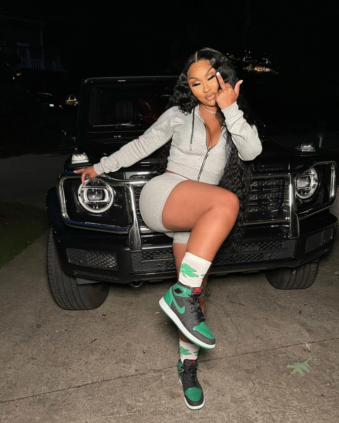 

fashion autumn 2021 fall women 6color hoodie sweatshirt jacket with short 2 piece short pant set women tracksuits