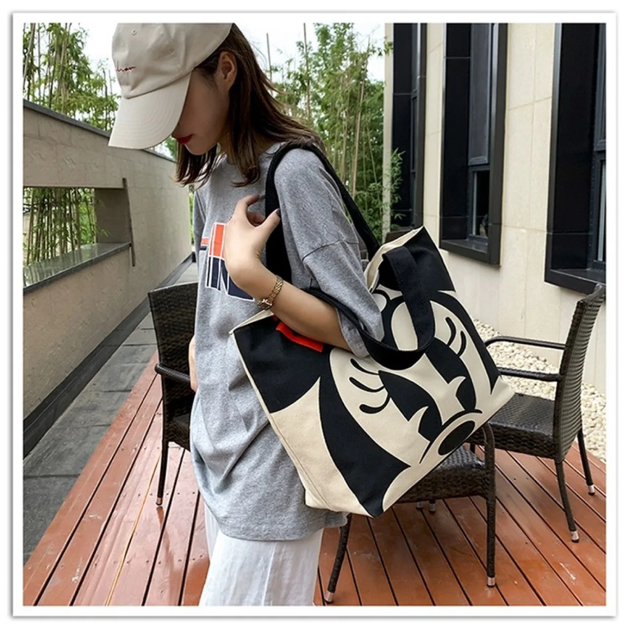 

Donald Duck And Mickey Cartoon over the shoulder bag Large Capacity Canvas Tote Bag