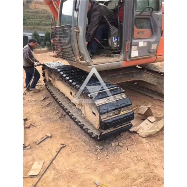 450毫米 450b 用于挖掘机底盘零件的螺栓式橡胶履带板