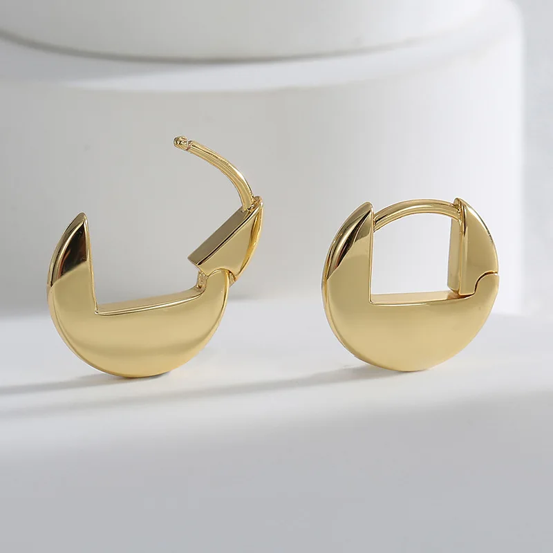 

Smooth surface texture exquisite earring jewelry Brass gold-plated simple round ring ear buckle