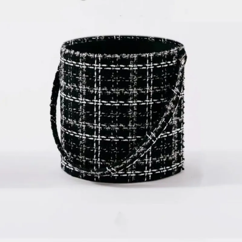 

New portable small fragrant cloth art holding bucket flower box round flower box with hand packing box