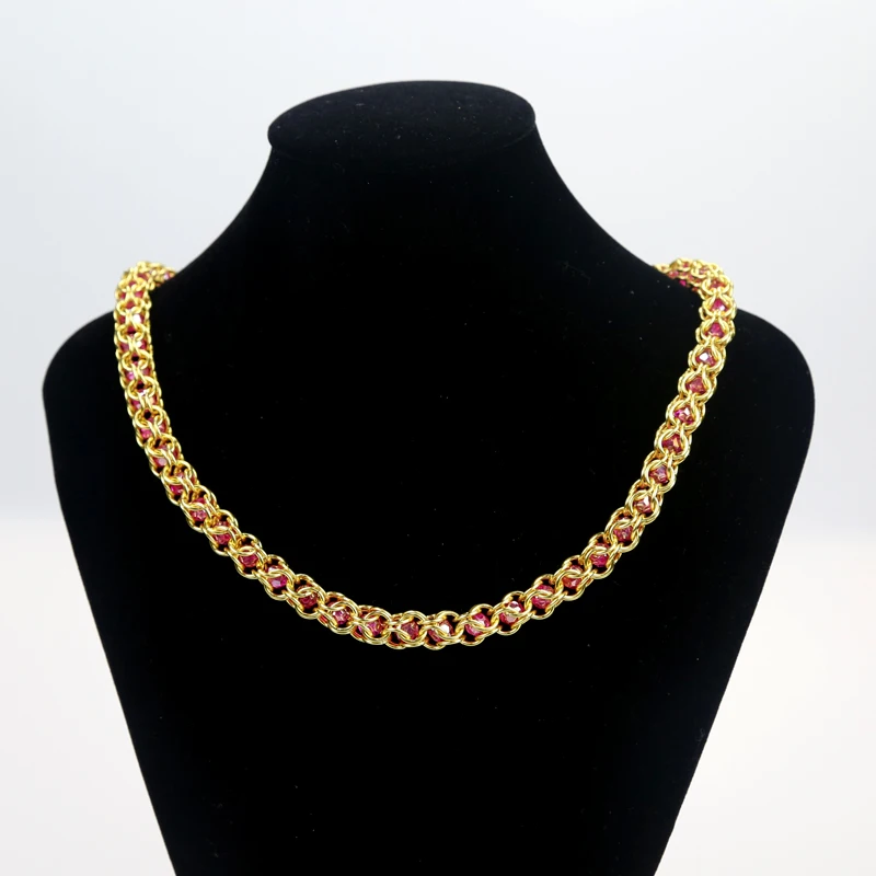 

Private Custom Hand-made Supplier Of Various Ladies Round Chainmail Jewelry Public Rose Crystal Gold Necklace Romanov Chain