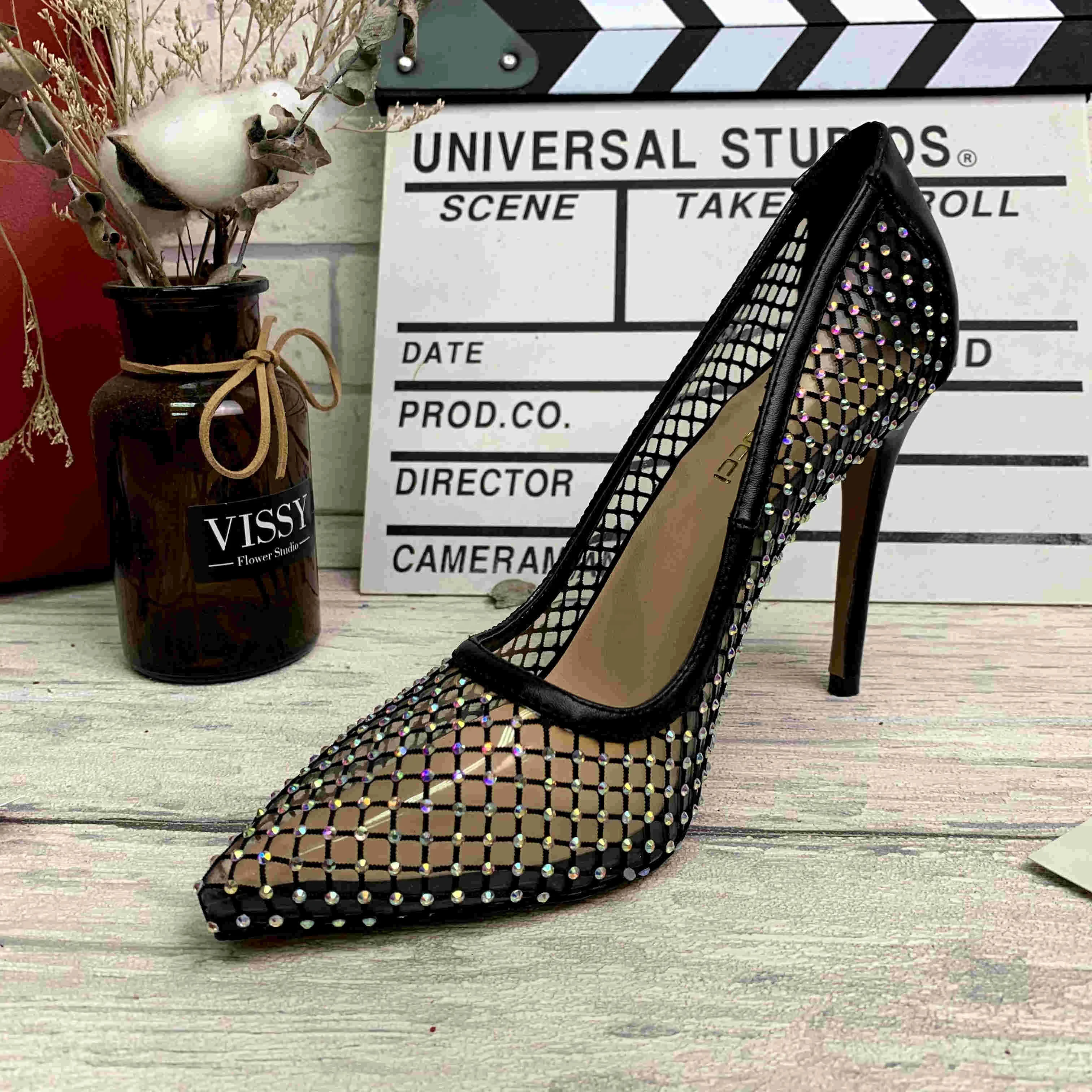 

2021 spring new pointed trend fishnet colored diamond ladies stiletto heels European and American large size wholesale, Black silver gold