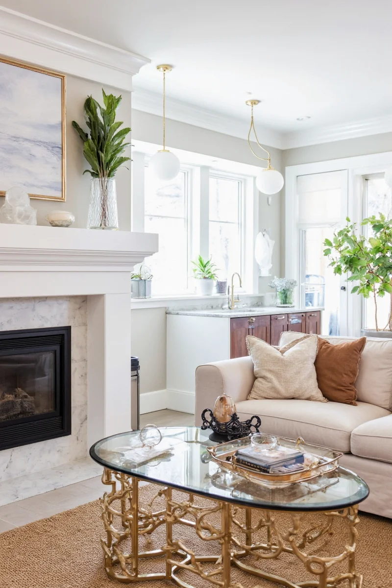 A kid-friendly room featuring park-inspired decor items