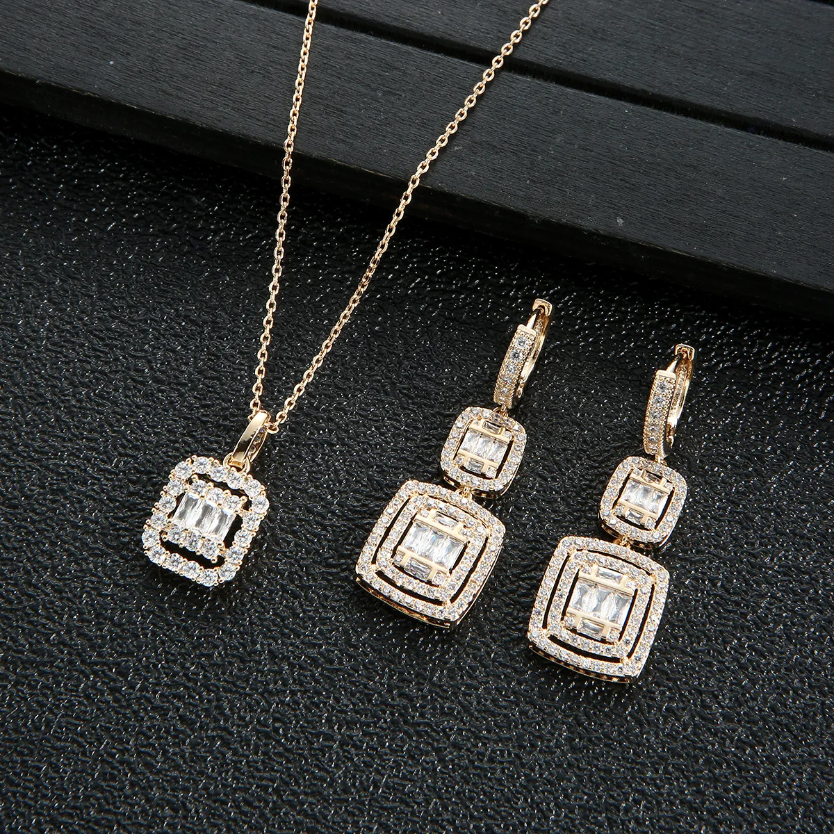 

Hot Sale 2021 Women brand gold plated Cubic Zircon bridal Wedding elegant dubai gold brand jewelry sets