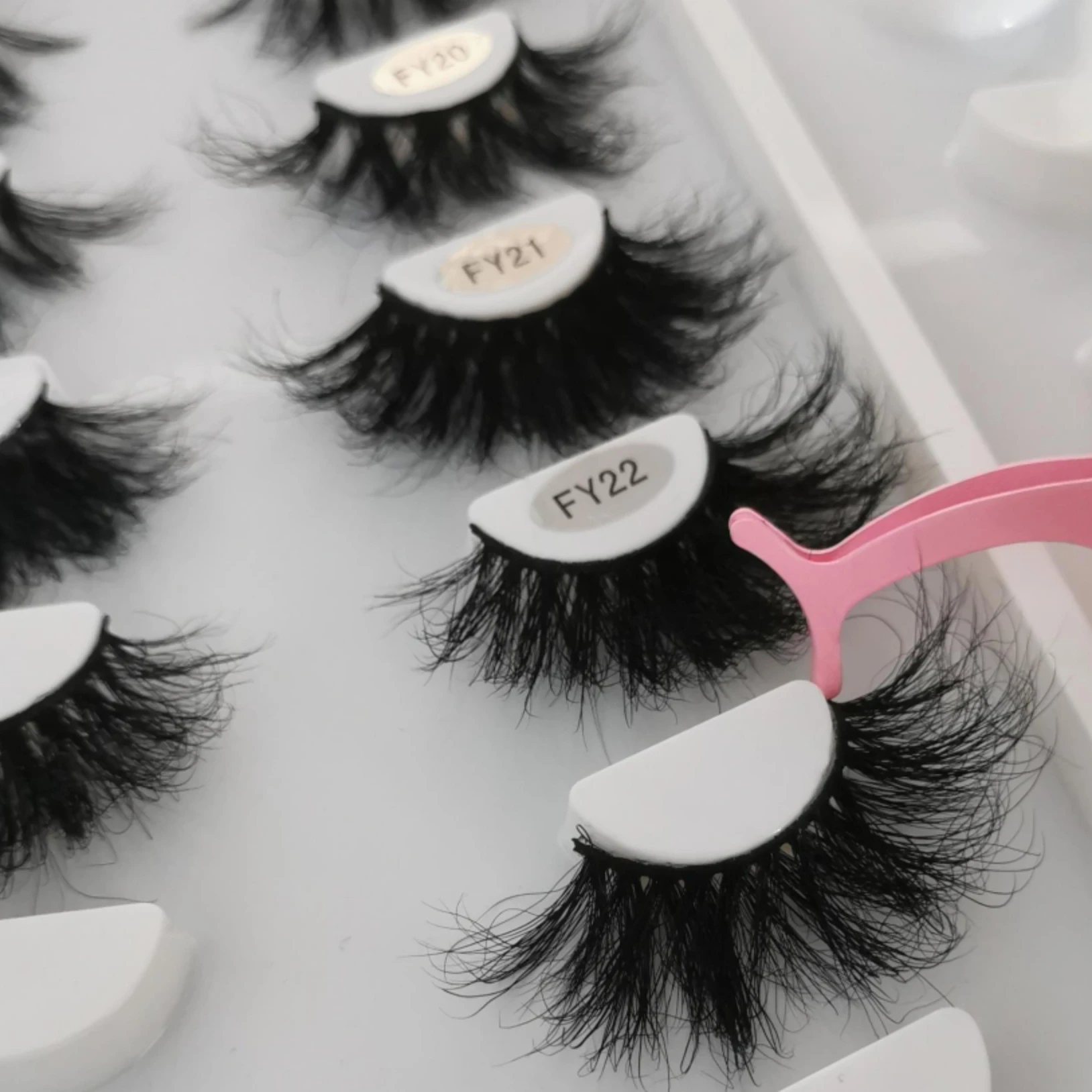 

Wholesale Custom Box 3D Mink Eyelashes Private Label Fluffy 100% Siberian Mink Eyelash Full Strip 25mm Lashes, Black color