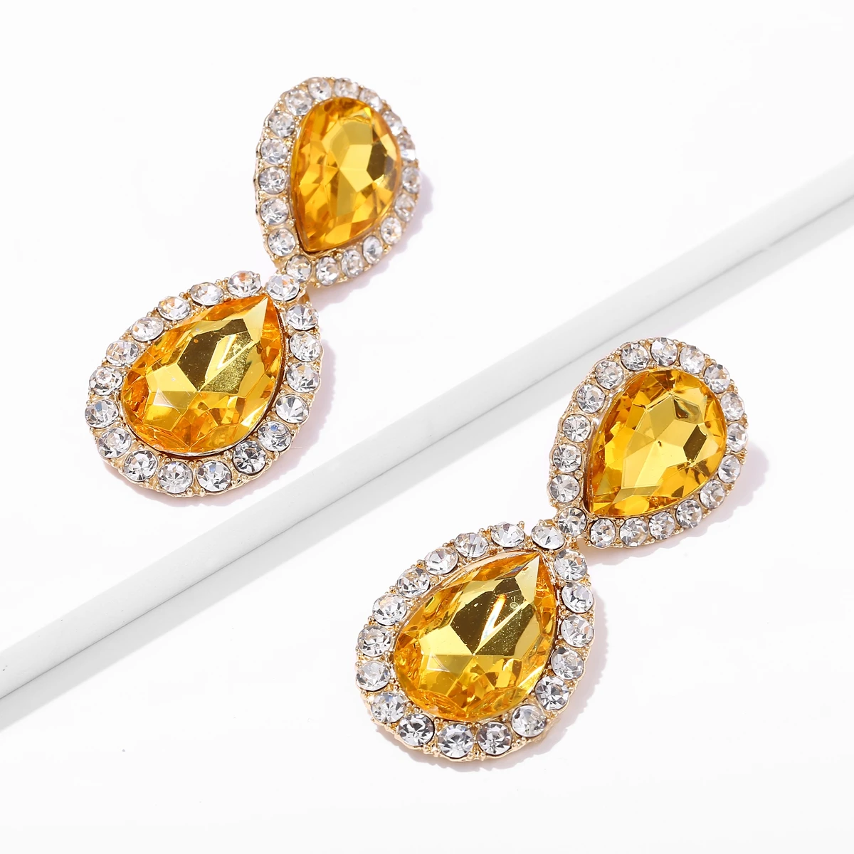 

5118 Fashion Jewelry Classic Geometric Drop shaped Colorful Crystal Earrings Luxury Shinny Gem Rhinestone Drop Earrings