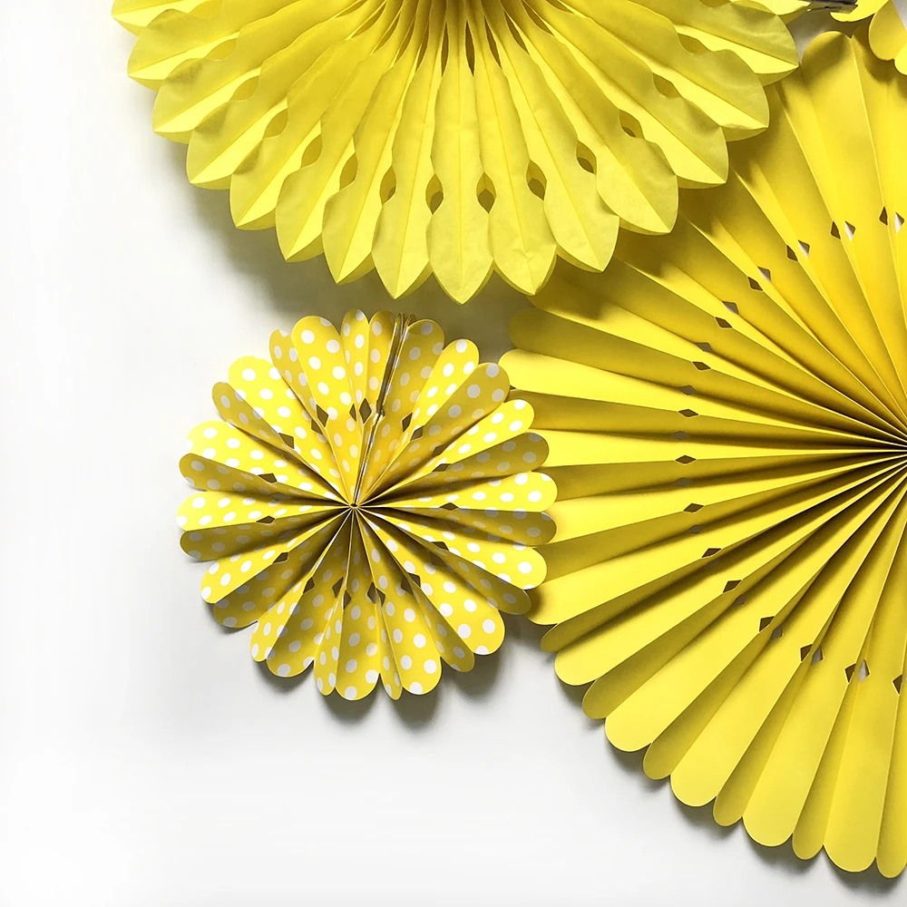 美伦艺术和工艺墙挂桃黄色折叠纸风扇设置为党的装饰