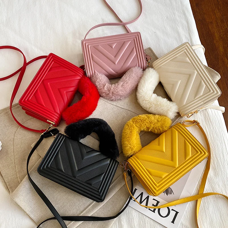 

2021 Wholesale fashion PU leather designer crossbody fur handle luxury ladies bags women handbags