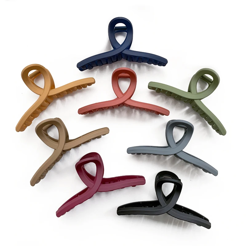 

Wholesale Fashion Jumbo Hair Claw Clip Simple Solid Color Large Girl Claw Clips 11cm Acrylic Matte Crossed Hair Claw