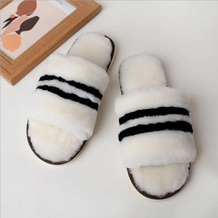 

Fall Winter Ladies Slippers Warm Fur Fluffy Flip Flop Sheepskin New Design Flat Open Toe Slippers for Women White, Picture shows