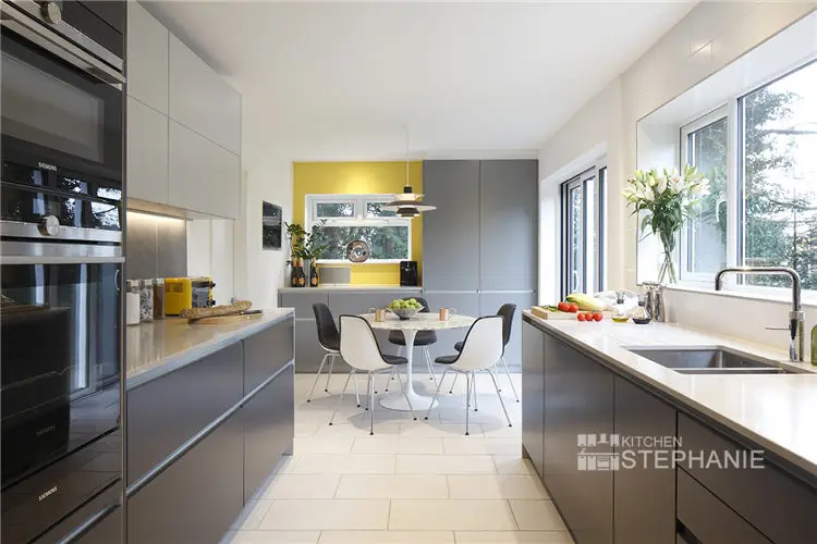 assembled modern kitchen designs for apartment, black MDF lacquer cabinet kitchen furniture