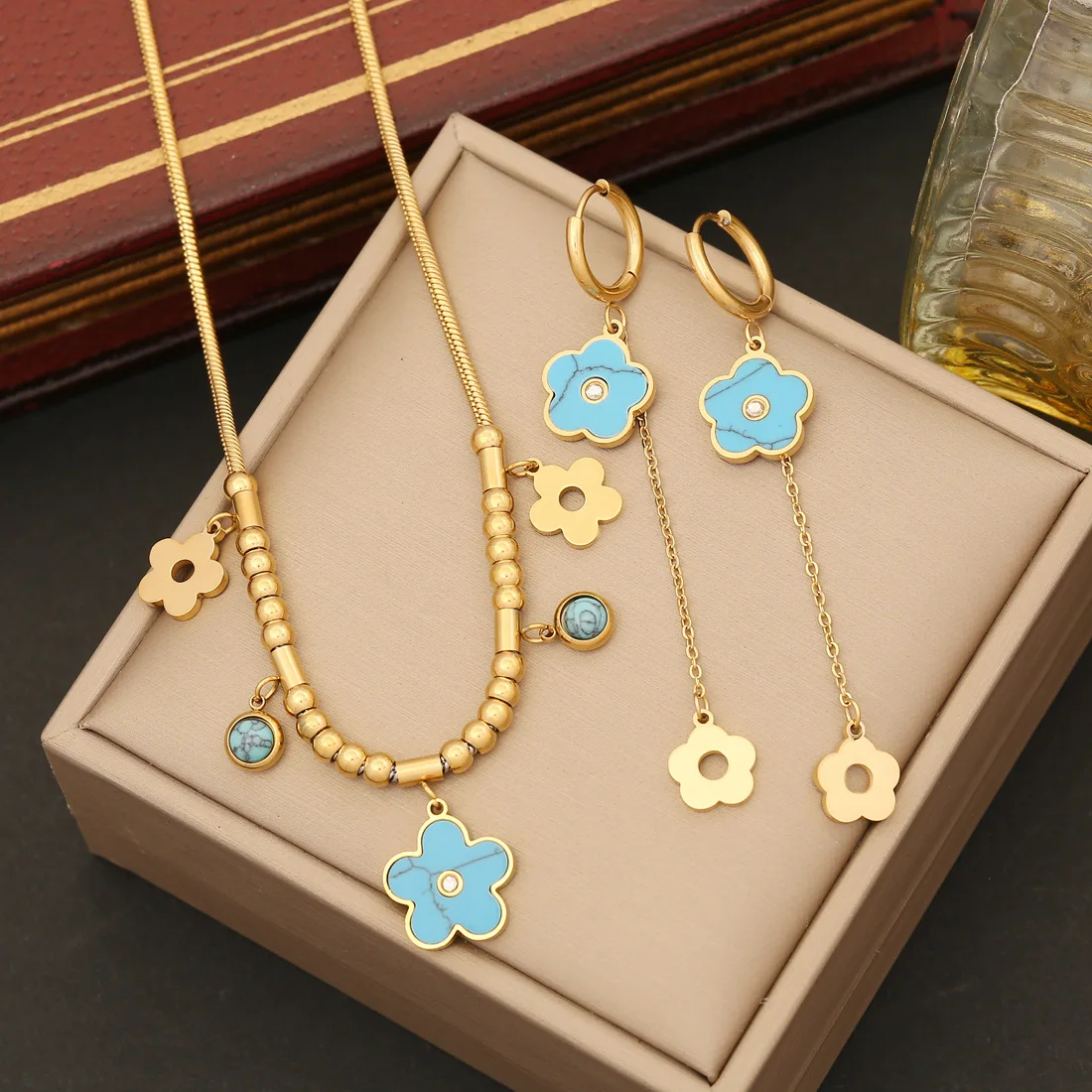 

2023 New Top Quality Fashion 18K Gold Plated 3Pcs Set Turquoise Flower Stainless Steel Jewelry Set For Women