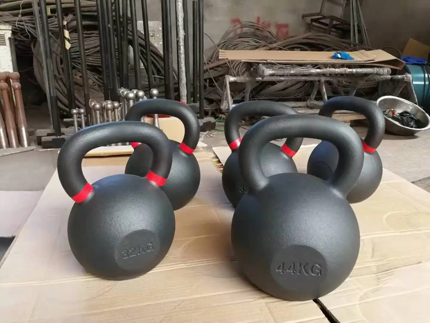 专业训练举重粉末涂层铸铁壶铃