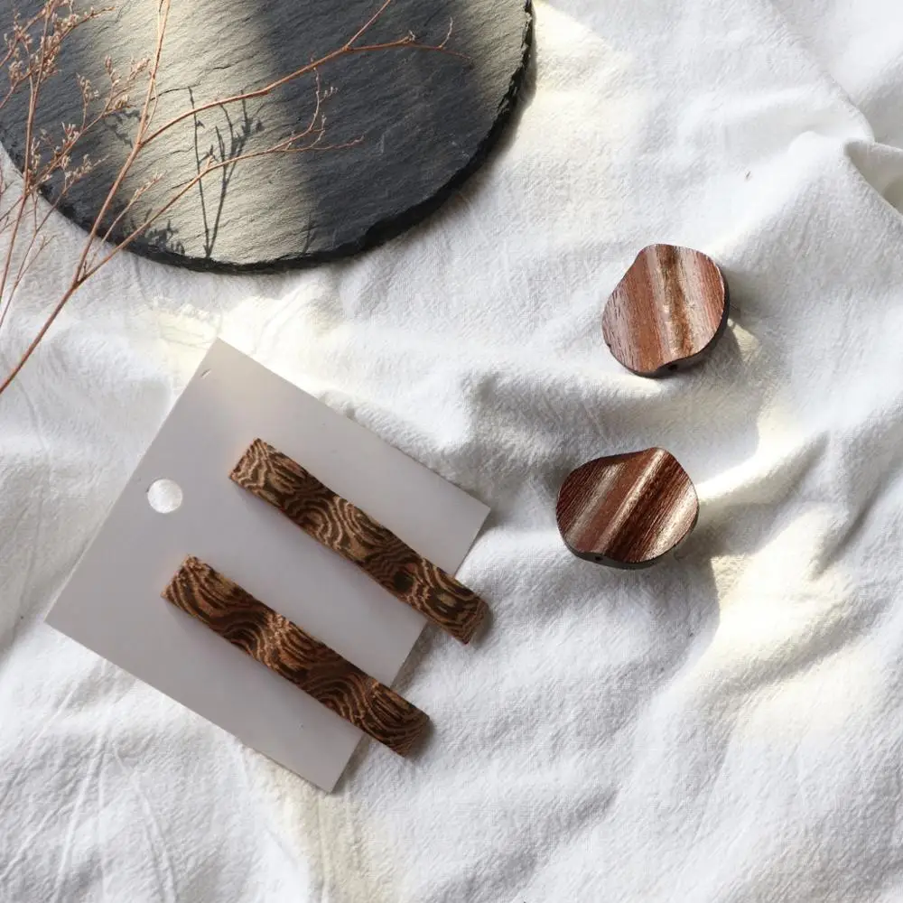 

Wavy shape brown wooden earrings for women small stud earrings fashion jewelry wholesale 2019, Colorful
